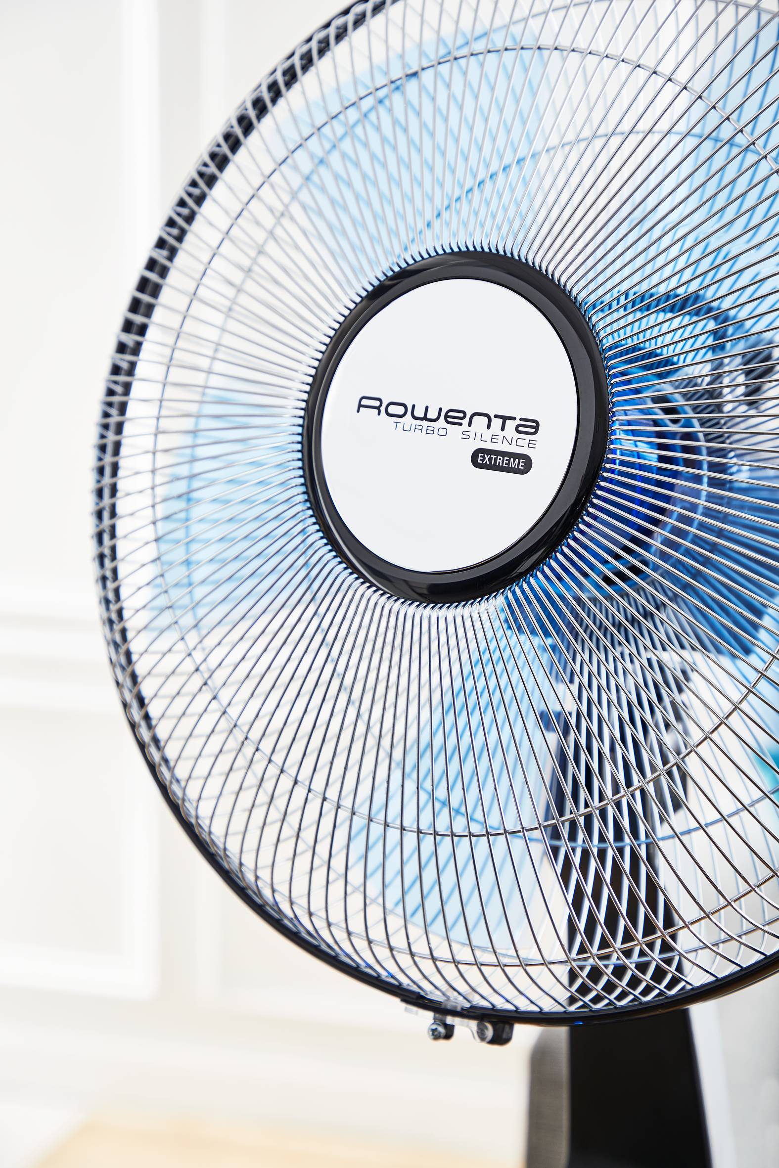 Turbo Silence Extrême VU5670 Ventilateur sur pied - 72m3/min - Silencieux